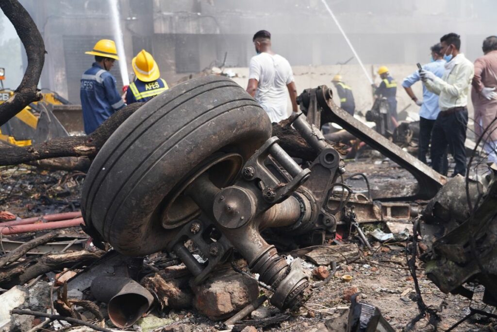 Tareas de rescate continúan en la zona de la tragedia.