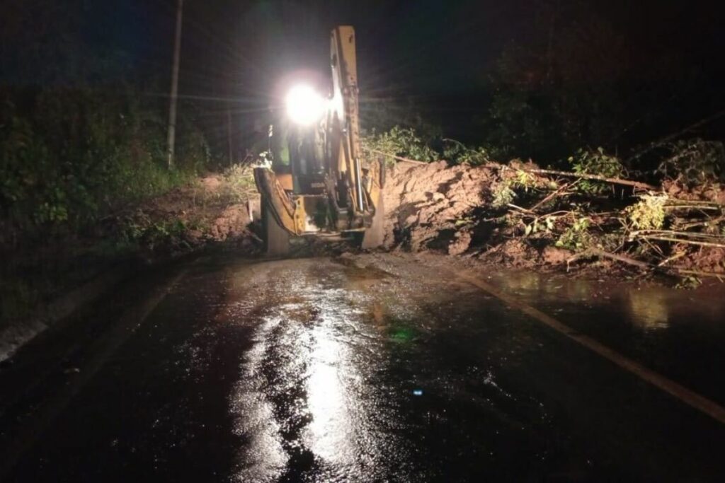 Un derrumbe ocurrió en la provincia de Napo, en el sector San Fermín.