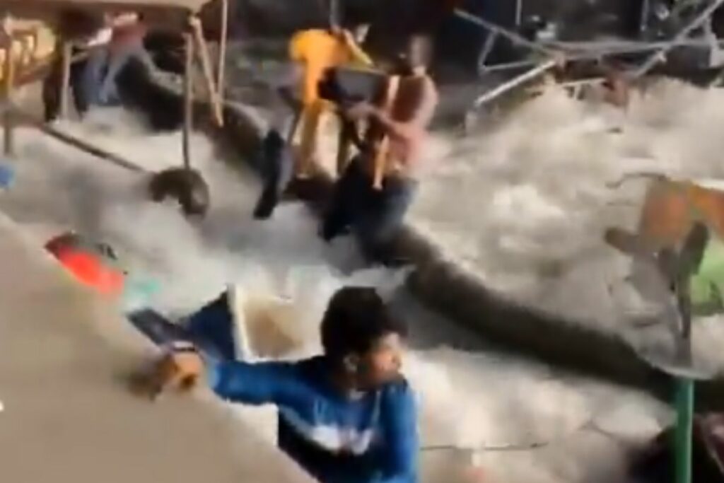 El 'staff' de la película se vio afectado por el agua.