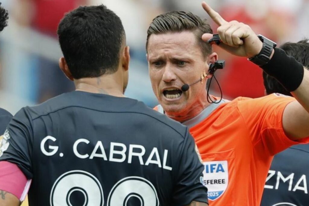 Protocolo FIFA activado por insultos racistas en el Mundial de Clubes - El  Comercio