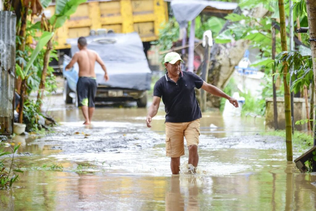 Foto de archivo de una inundación en Chone.