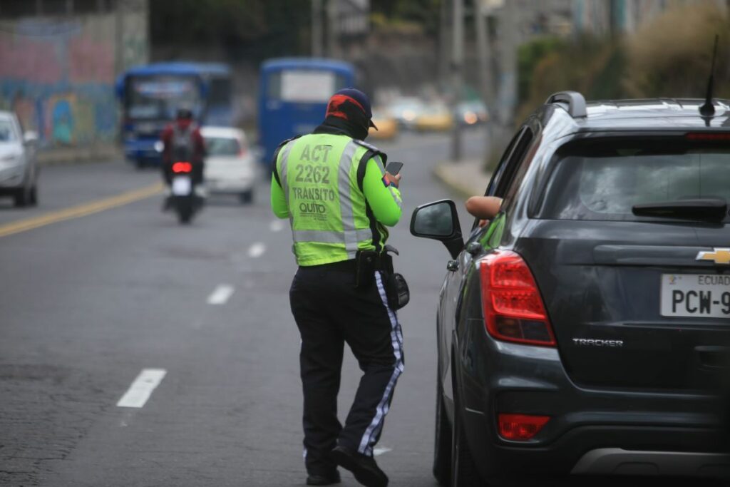 El Pico y placa está vigente en Quito este jueves.