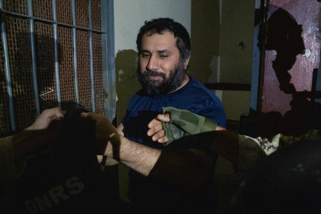 Alias 'Fito', fuera de su celda en La Roca.