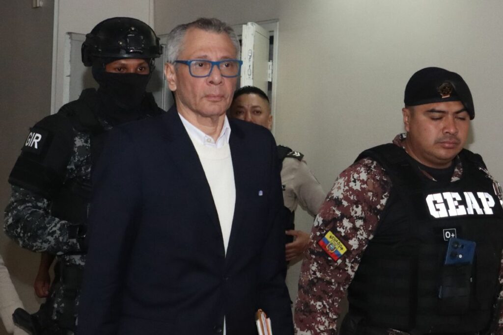 Jorge Glas llegando a la audiencia de este domingo 22 de junio.