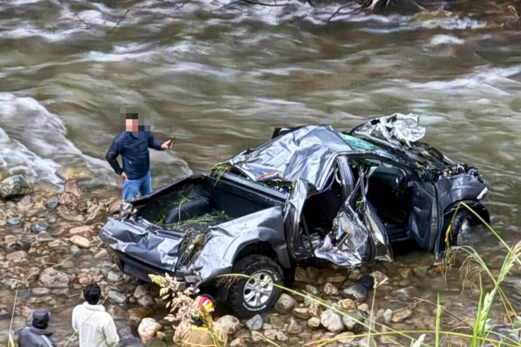 El auto quedó completamente destruido.