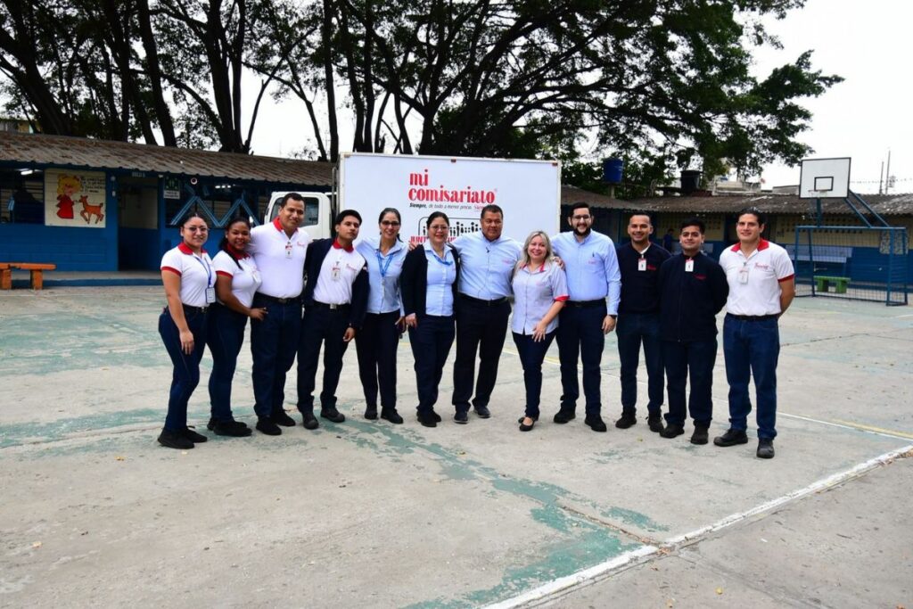 La entrega de la donación de Corporación El Rosado se realizó el martes 8 de julio de 2025 a las 07:30. Foto: EL COMERCIO