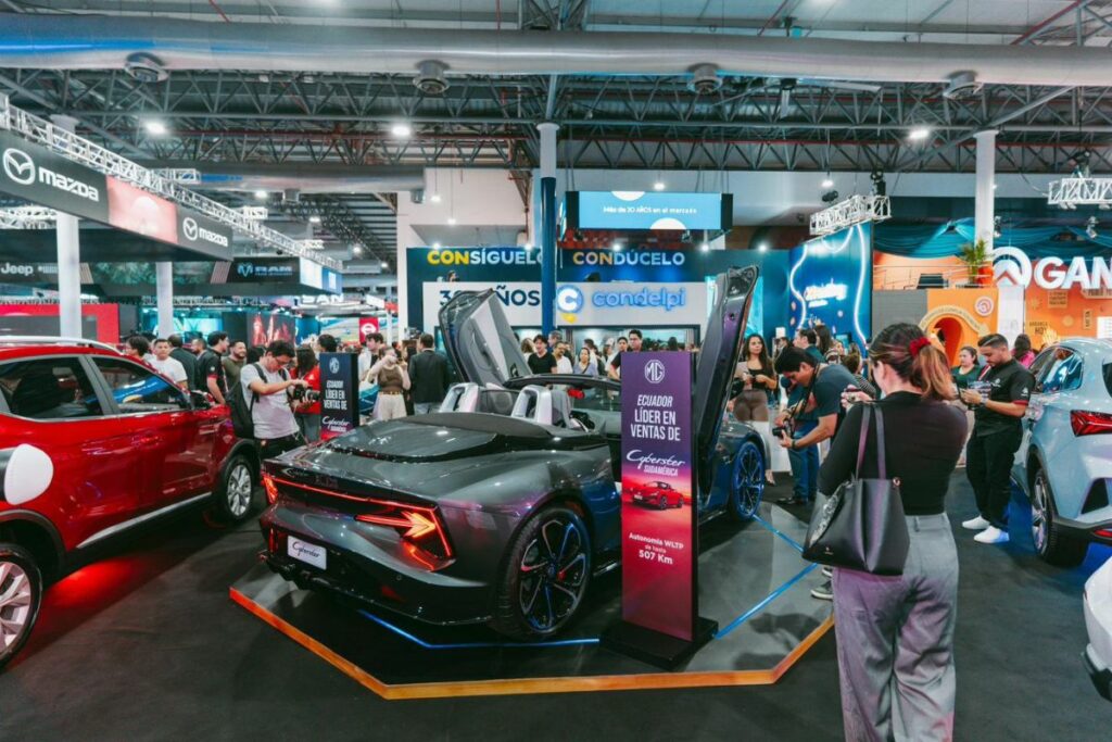 El MG Cyberster ha sido diseñado con líneas audaces y una estructura ligera que potencia su rendimiento. Cortesía: MG