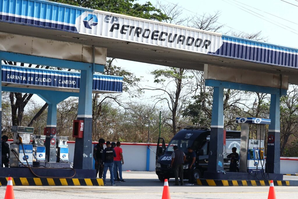 Una de las estaciones de gasolina de Petroecuador, en Durán. Foto: Archivo API