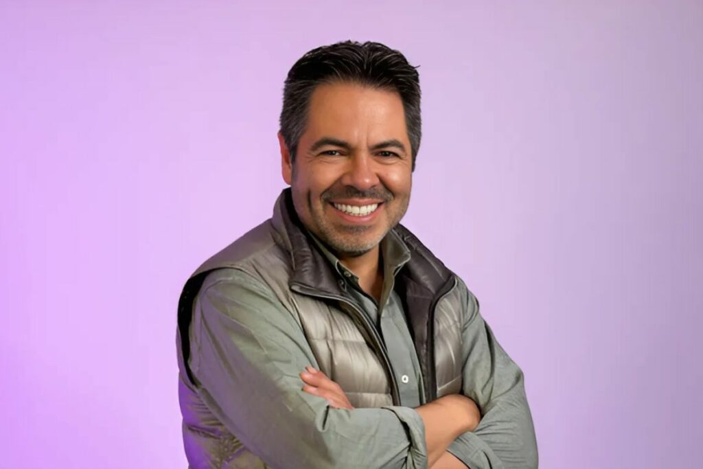 El psicólogo de las celebridades abrió su gira en Quito con un mensaje directo: la vida se transforma cuando dejas de postergar. Foto: El Comercio