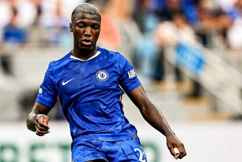 Moisés Caicedo durante un partido con el Chelsea en el Mundial de Clubes.