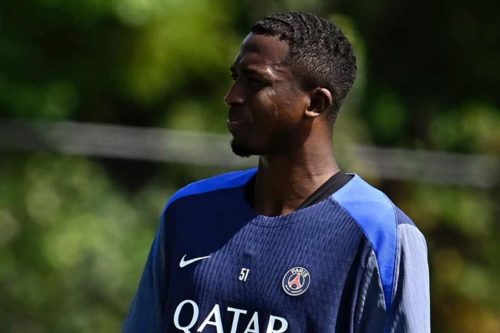 Willian Pacho, defensa del PSG, en un entrenamiento en el Mundial de Clubes.