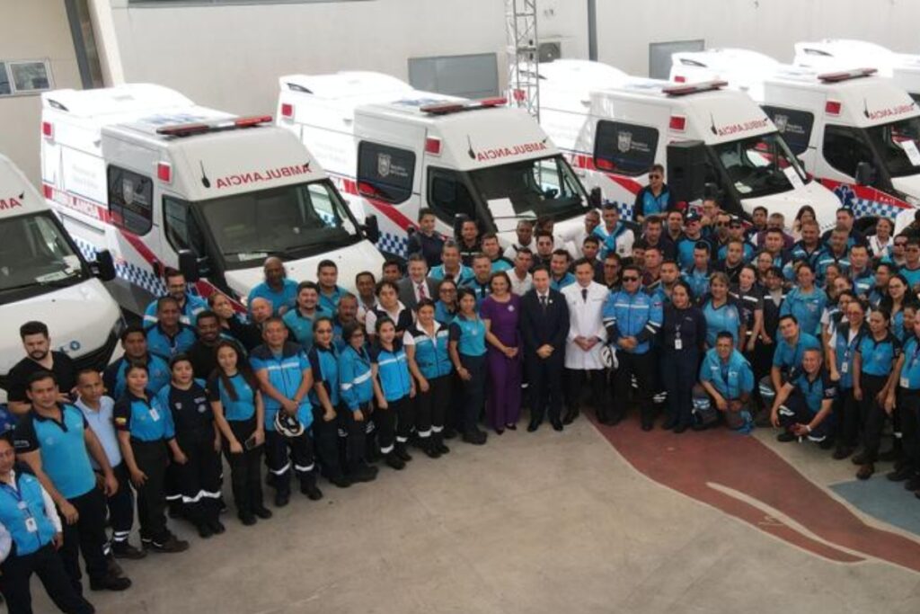 Se adquirieron186 ambulancias 4x2, 4x4 y 4x4 de habitáculo reducido, las cuales se distribuyeron a las 24 provincias. Foto: MSP