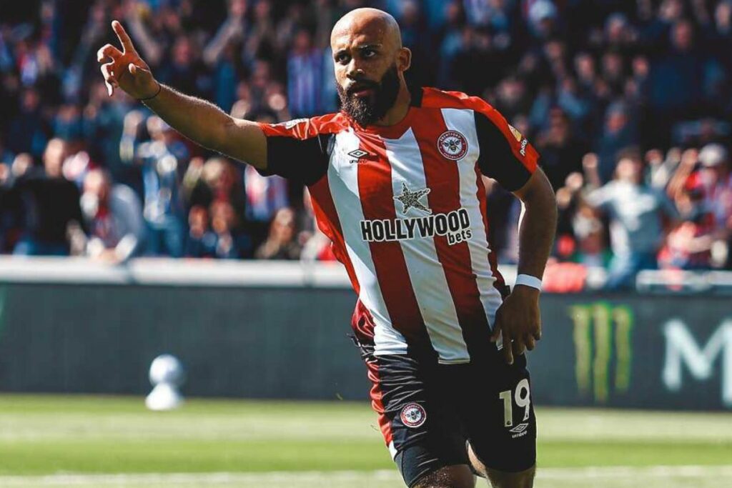 Bryan Mbeumo, nuevo fichaje del Manchester United, celebra un gol con el Brentford.