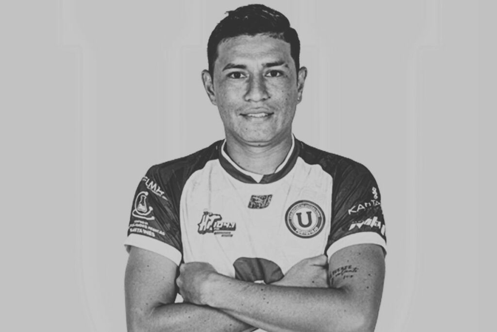 Jorge Luis Vargas (+) durante su etapa en Liga de Portoviejo.