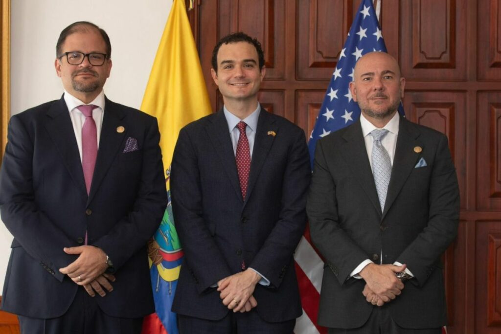 Ministros de Ecuador y alto mando de EE.UU. se reunieron este 8 de julio.