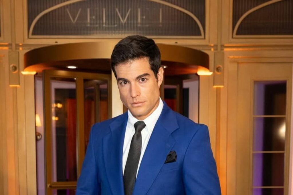 El actor guayaquileño Danilo Carrera interpreta al villano Carlos Aristizábal en 'Velvet'.