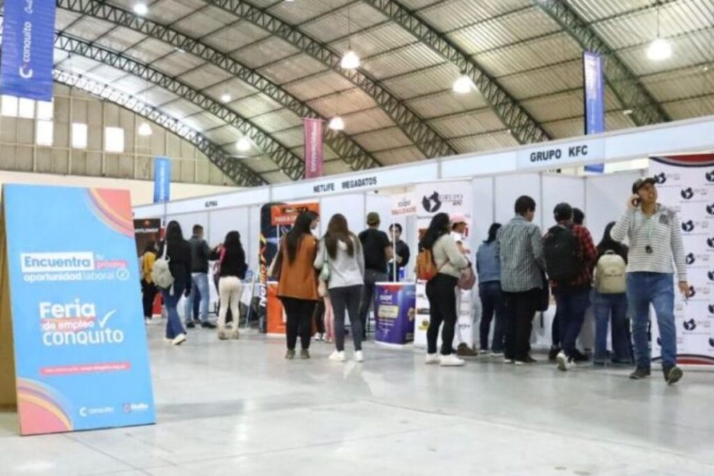La feria de empleo se realiza en el Centro de Exposiciones Quito.