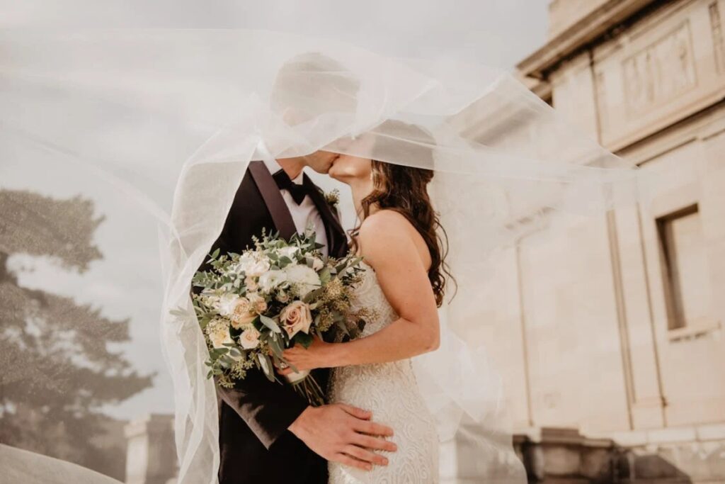 La iniciativa también contempla incluir cláusulas al matrimonio temporal.