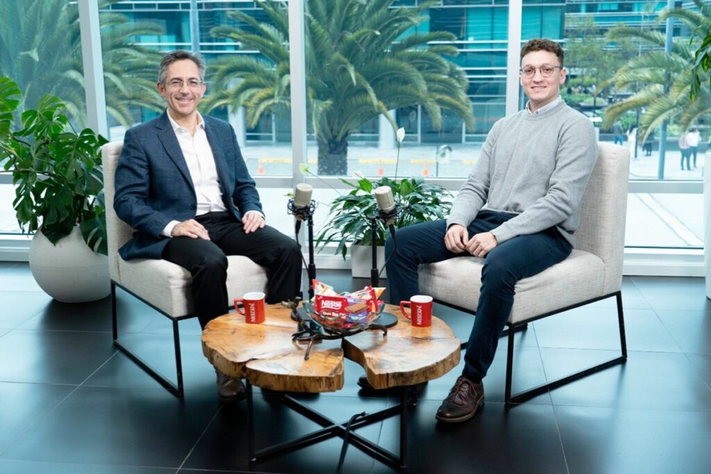Josué De la Maza, Presidente Ejecutivo de Nestlé Ecuador y Alfonso Laso, Analista de Marketing en Nestlé Nutrition Ecuador.