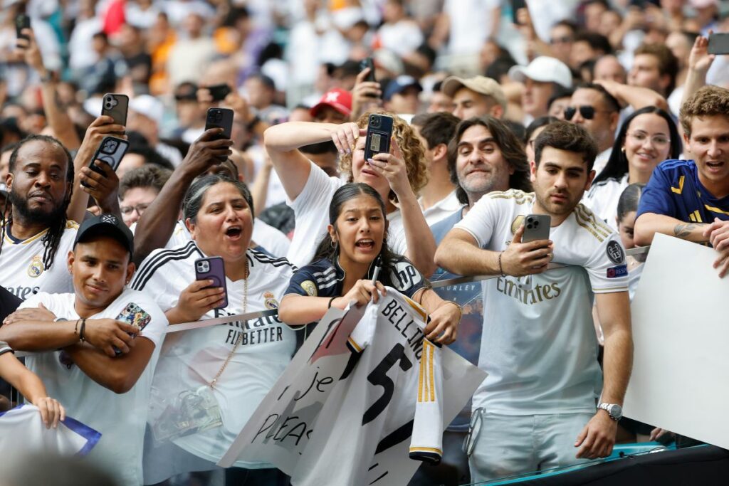 El Mundial de Clubes está dejando una deuda, los aficionados en los estadios.