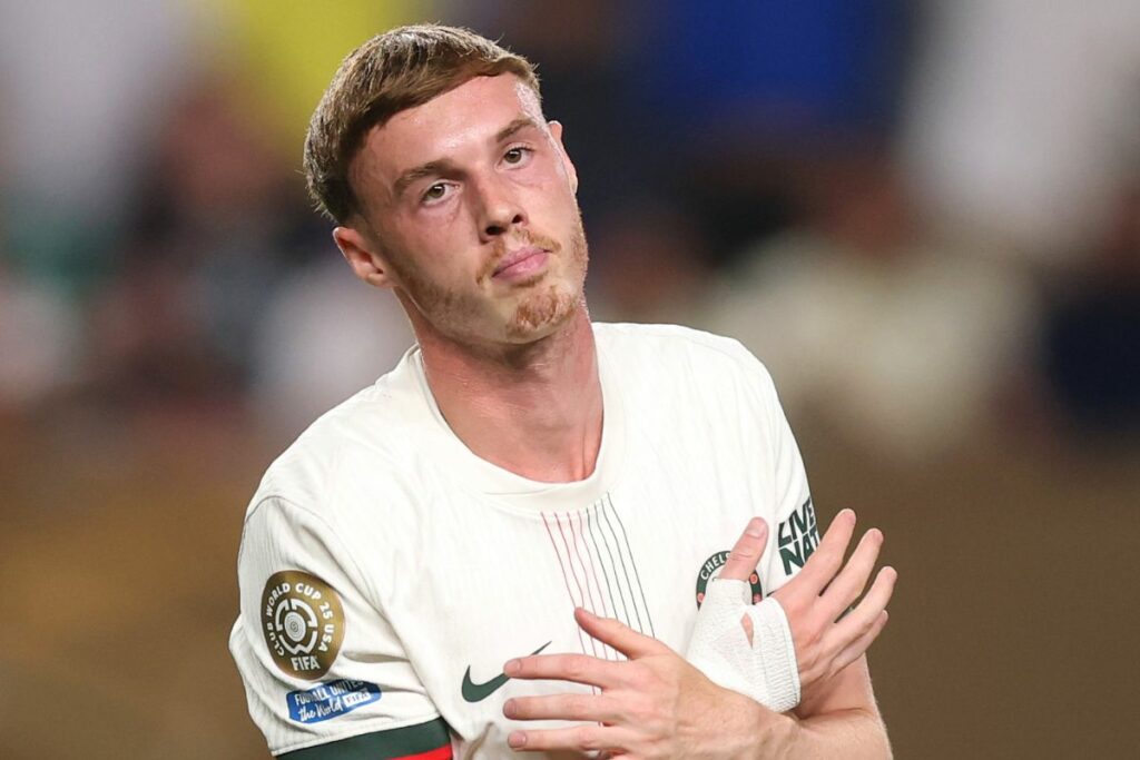 Cole Palmer celebrando el gol que marcó con Chelsea al Palmeiras en el Mundial de Clubes.