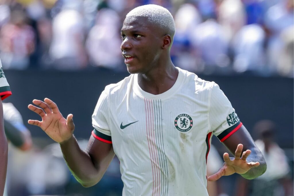Moisés Caicedo durante el partido entre Chelsea y Fluminense en la semifinal del Mundial de Clubes.