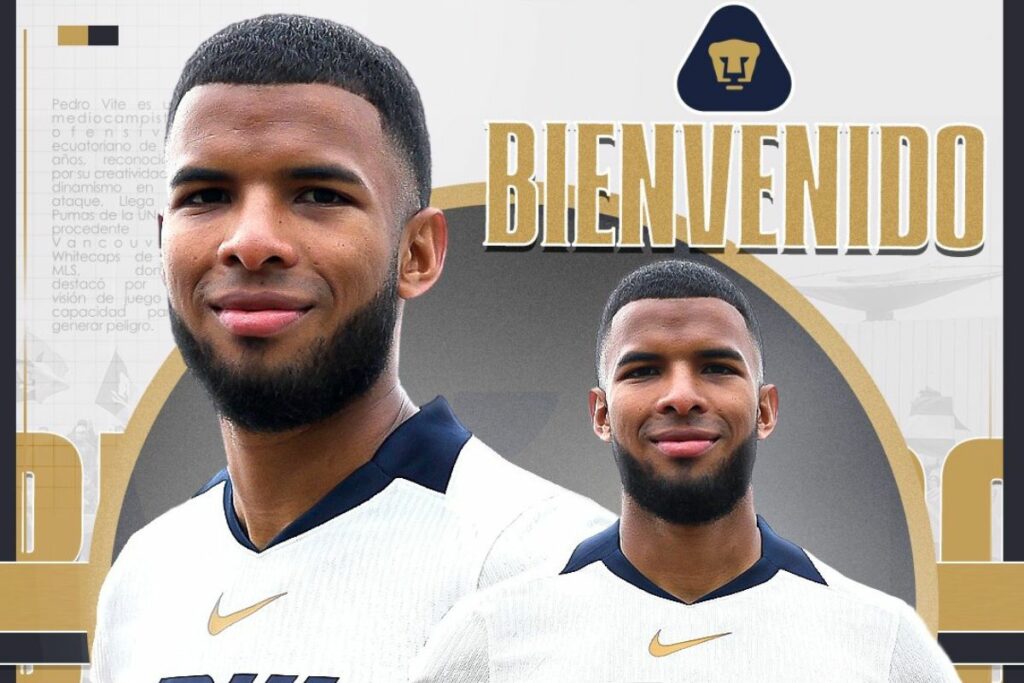 Pedro Vite posando con la camiseta de Pumas de México.