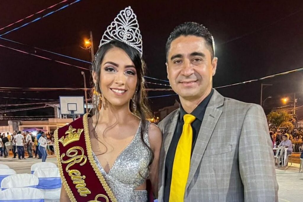 Dhana Ponce Manzaba junto a su padre, Eber, quien fue asesinado en enero de 2025. Cortesía