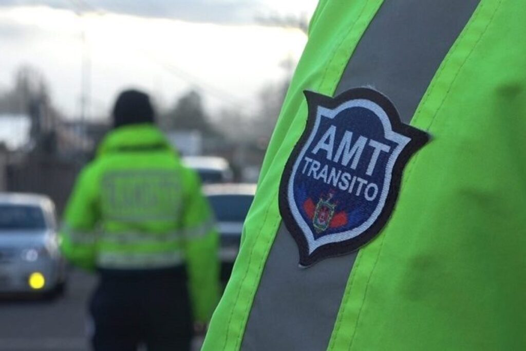 Un agente de tránsito de Quito recibió sentencia por cobros ilegales a conductores.