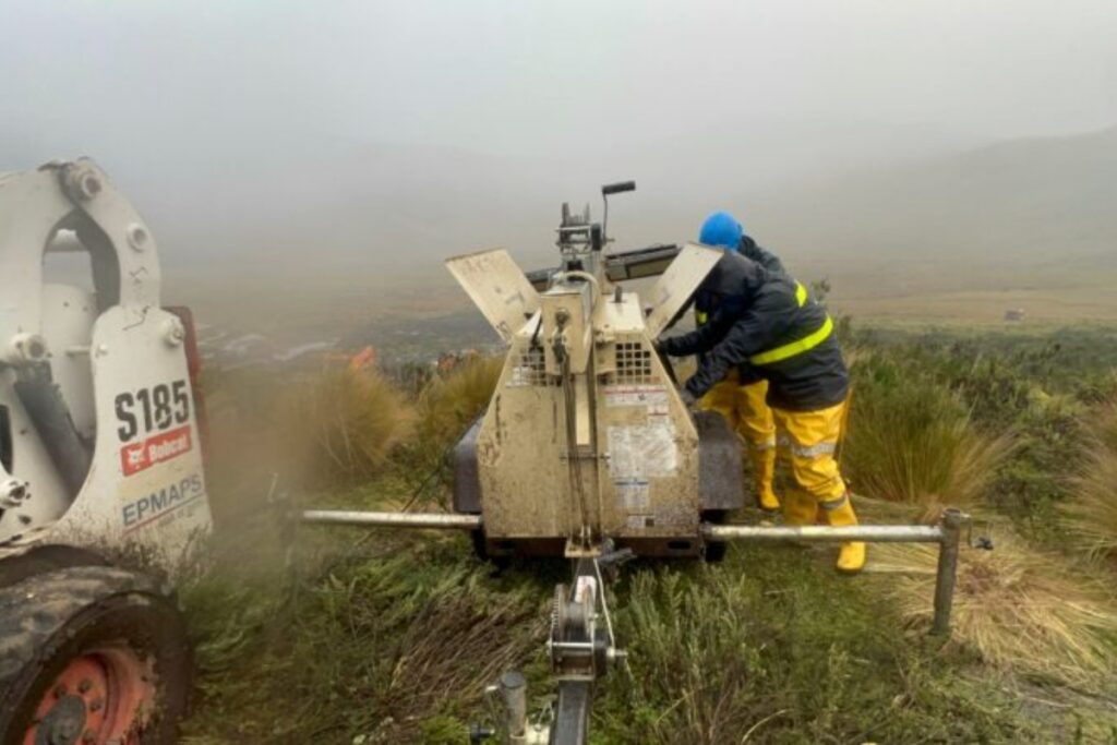 El sur de Quito está sin agua por un deslizamiento de tierra en el Antisana.
