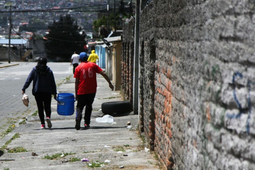 Este domingo empieza el restablecimiento del agua potable en el sur de Quito, informaron las autoridades.