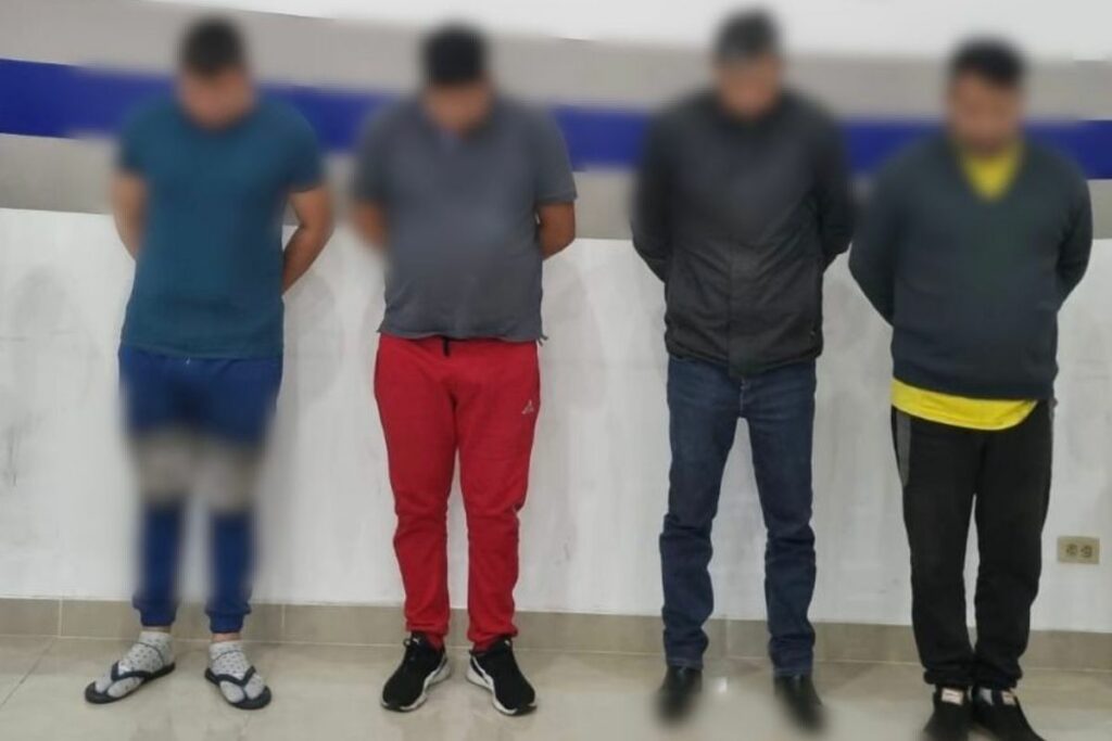 Policía detuvo a presuntos implicados en una banda que se dedicaba al robo de autos.