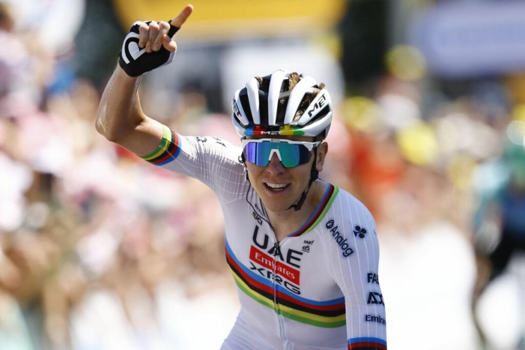 Tadej Pogacar ganó en Bretaña la etapa 7 del Tour de Francia y Jhonatan Narváez se destaca entre los favoritos.