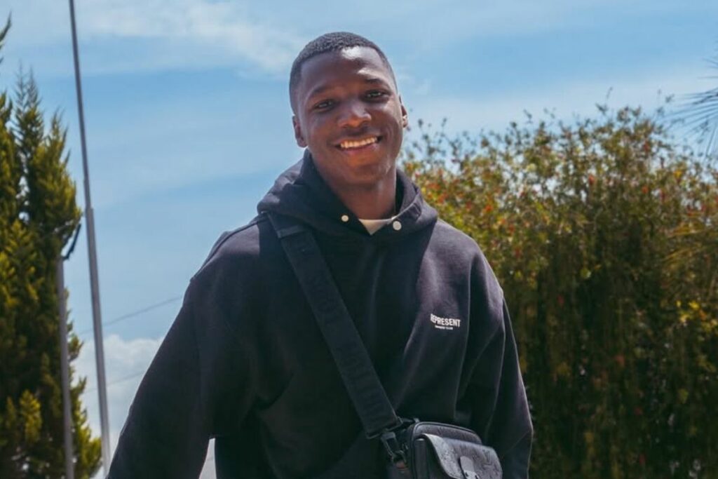 Moisés Caicedo en el 2024 llega a la Casa de la Selección de Ecuador en Quito.