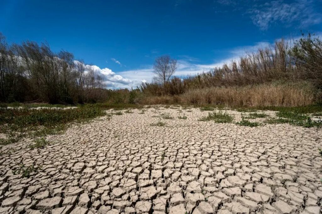 El río Muga a su paso por Peralada (Girona).