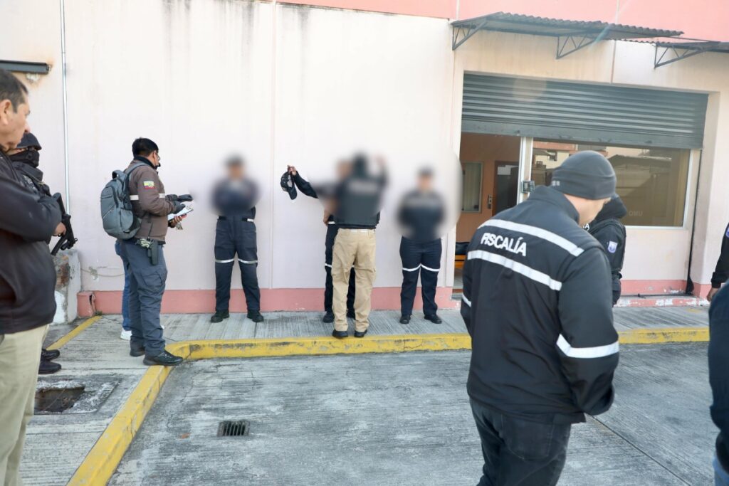 Juez dictó prisión preventiva para siete de ocho involucrados, entre estos cinco policías, en el caso Depuración Azul.