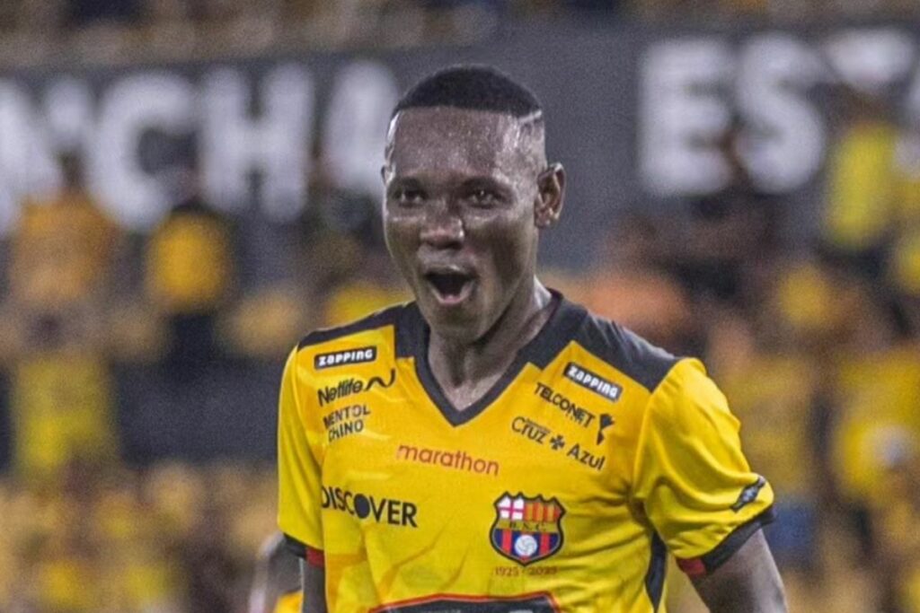 Janner Hitcler Corozo Alman celebra uno de los goles marcador con el Barcelona SC en la Liga Pro 2025.