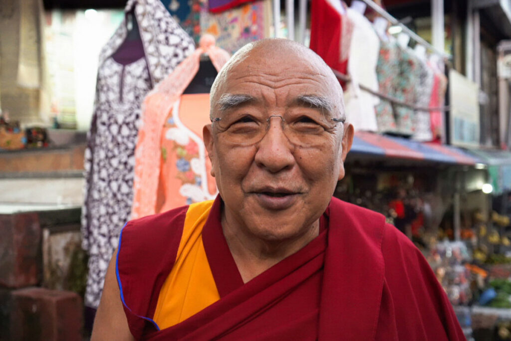 Thamthog Rinpoche (en la imagen) es el abad del Monasterio Namgyal, el templo privado del dalái lama y responsable de todos sus rituales.