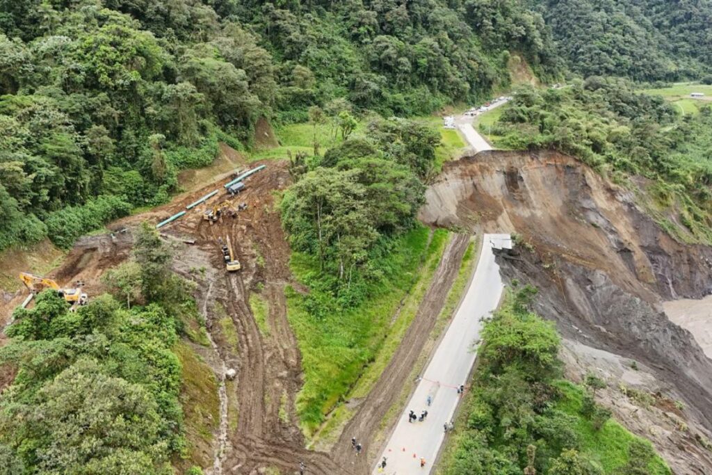 Las obras para proteger la captación de la central hidroeléctrica Coca Codo Sinclair fue dañada por la erosión.