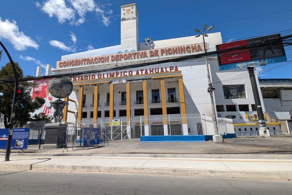Estadio Olímpico Atahualpa, en disputa por su administración.