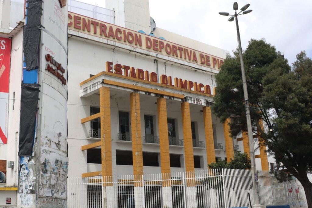 Exteriores del Estadio Olímpico Atahualpa.