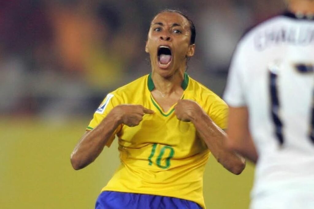 Marta celebra la clasificación de Brasil del Mundial China 2007.