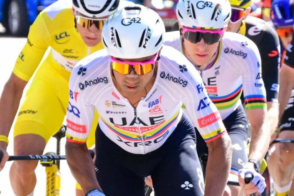 Jhonatan Narváez en una de las etapas del Tour de Francia 2025.
