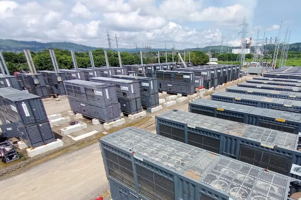 La CCIE alertó sobre errores técnicos y falta de transparencia en contratos eléctricos para evitar cortes de luz en Ecuador.
