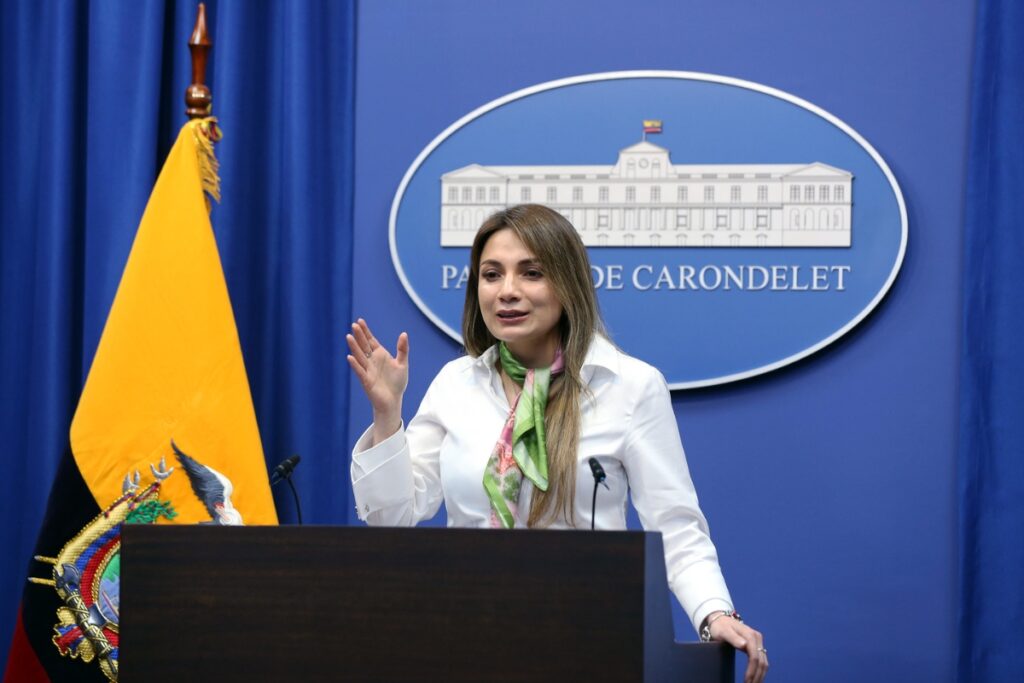 Gobierno anuncia fusión de ministerios y secretarías, y desvinculación de 5 000 funcionarios públicos - El Comercio