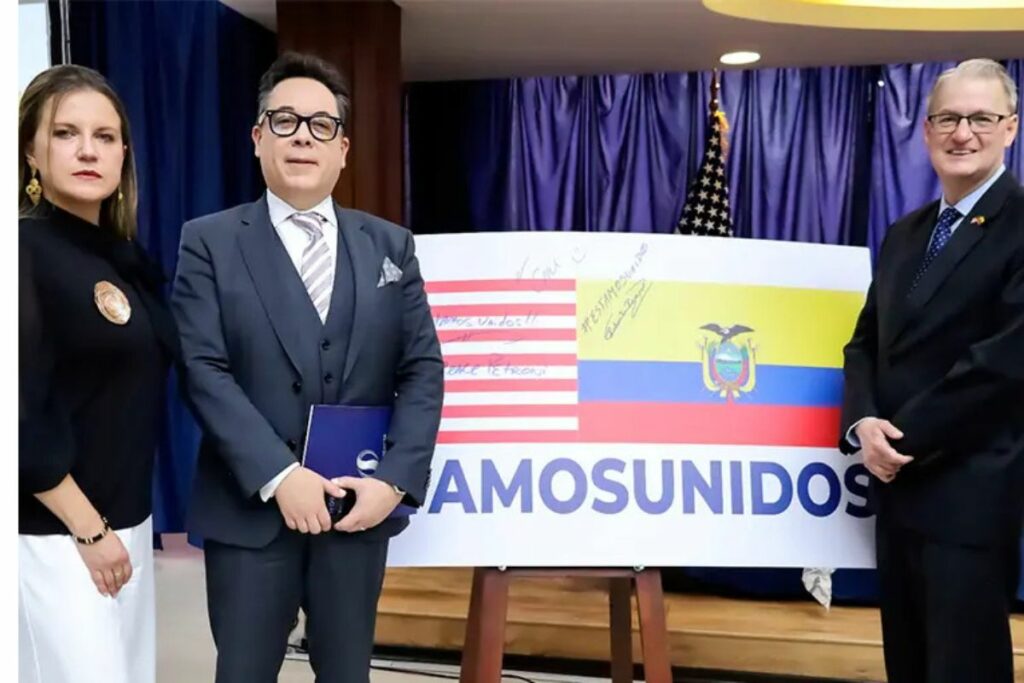 Ecuador fortalece la lucha contra el lavado de activos con apoyo de la Embajada de Estados Unidos y la OEA.
