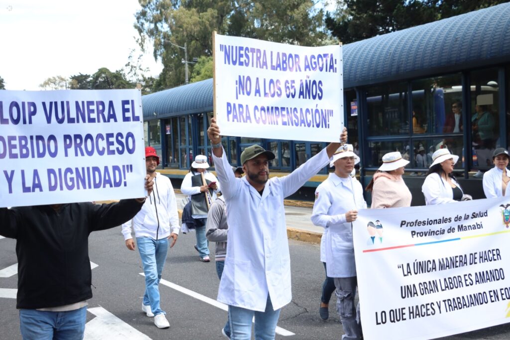 Las demandas de inconstitucionalidad contra la Ley de Integridad Pública fueron presentadas por médicos, jueces y docentes este miércoles.