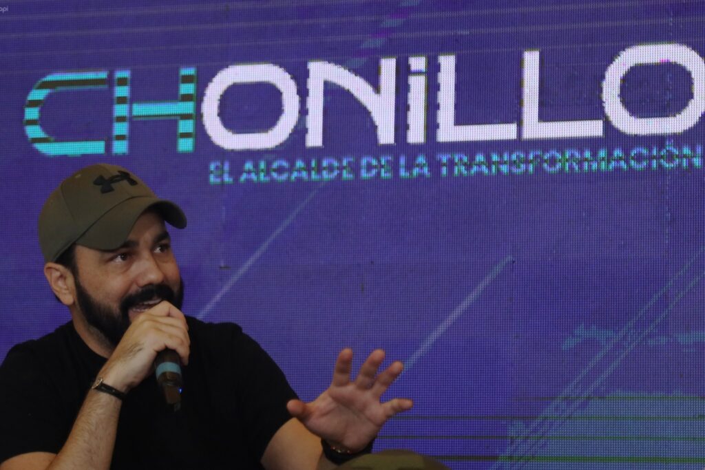 Luis Chonillo, alcalde de Durán, en una rueda de prensa.