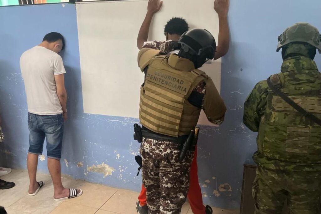 El SNAI encontró los dos presos muertos en la cárcel de Loja, tras haber realizado traslados a otros centros penitenciarios.