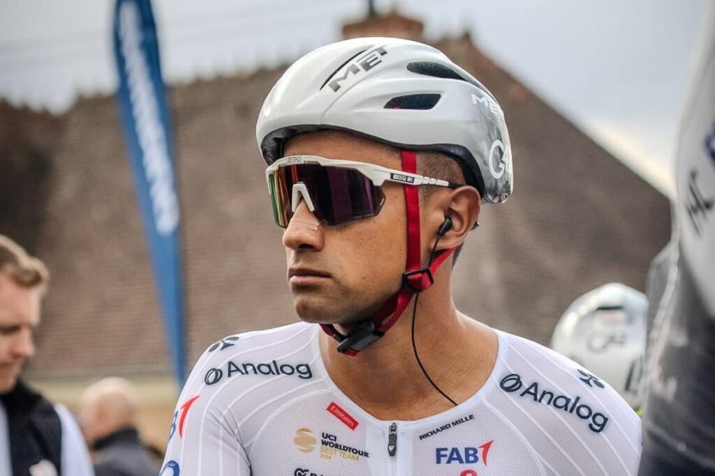 Jhonatan Narváez en la previa de una nueva etapa del Tour de Francia 2025.